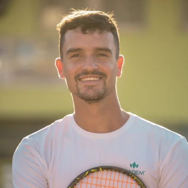 Batiste Guerra - Tennislehrer Wendeltreppe, Smart Serve Anwender